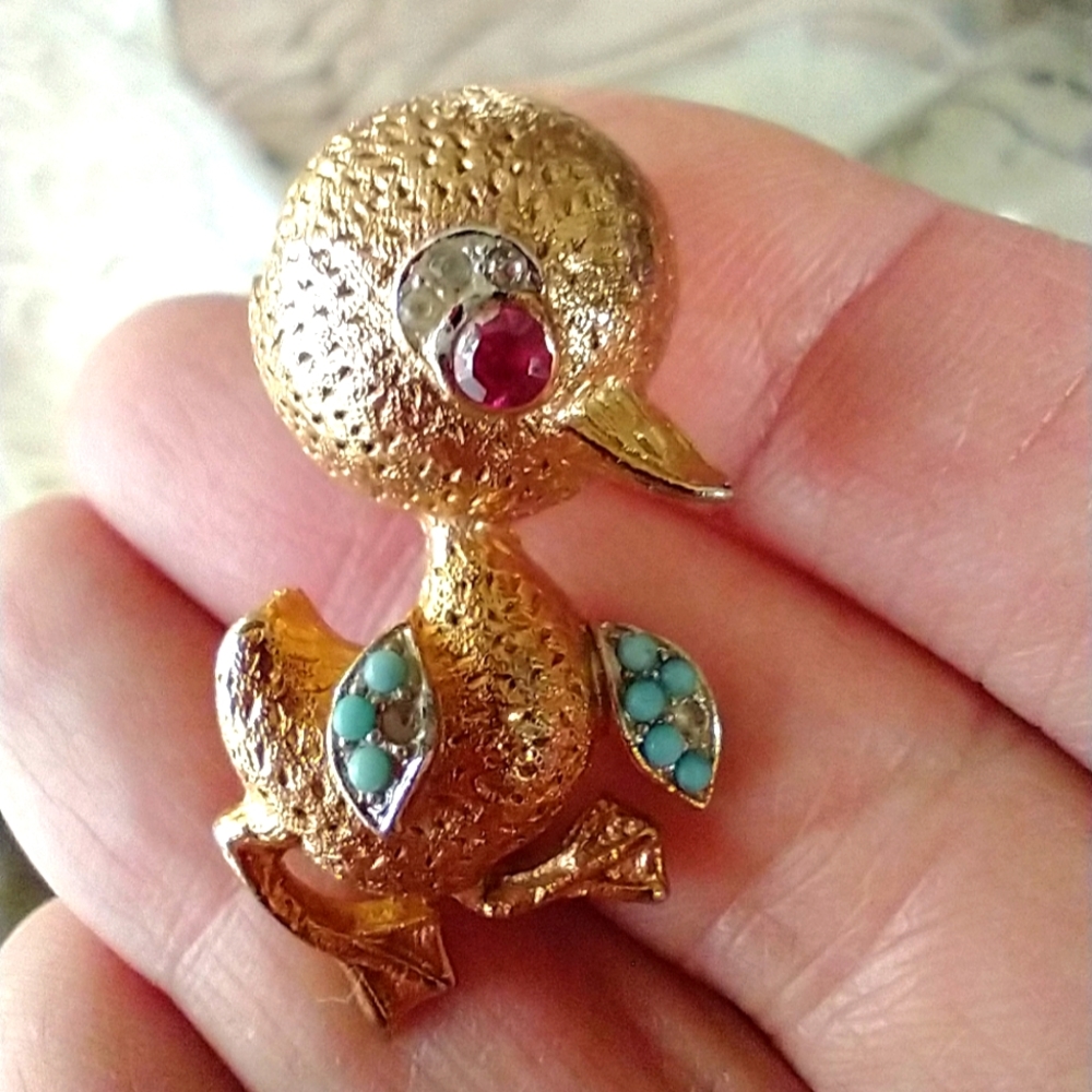 Coro Gold Tone Baby Duck Brooch